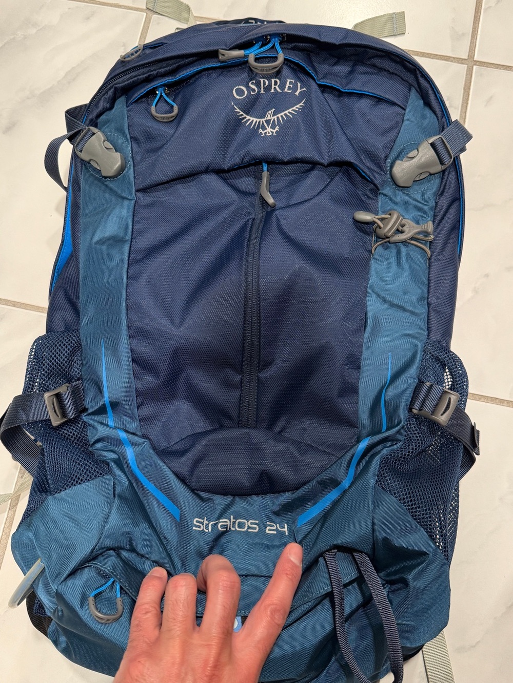 OSPREY Stratos 24 Backpack in Navy Blue